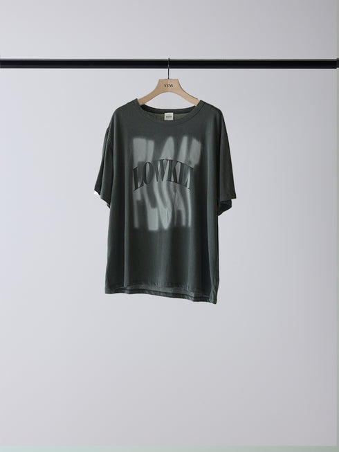 【 予約:2月上旬 】LOWKEY PRINT TEE /Y261-82028