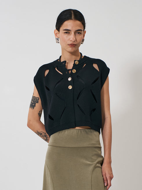 【 予約:2月上旬  】CUT OUT PATTERN VEST /Y261-91012