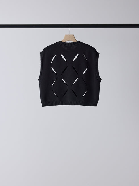 【 予約:2月上旬  】CUT OUT PATTERN VEST /Y261-91012