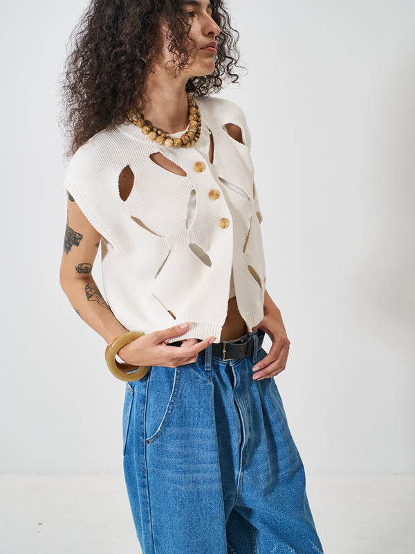 【 予約:2月上旬  】CUT OUT PATTERN VEST /Y261-91012