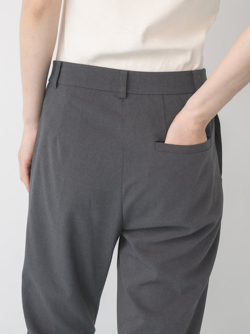 【 予約:1月中旬 】LOOSE CAPRI PANTS /M264-38179