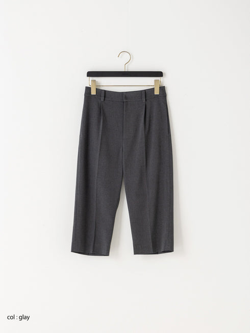 【 予約:1月中旬 】LOOSE CAPRI PANTS /M264-38179