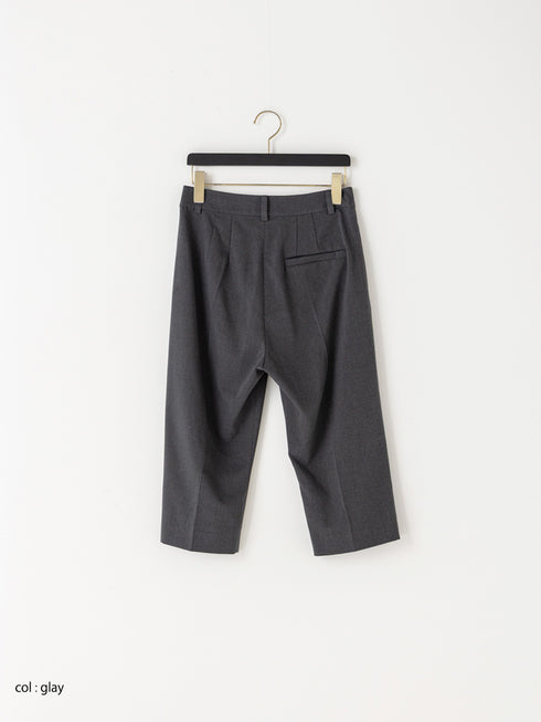 【 予約:1月中旬 】LOOSE CAPRI PANTS /M264-38179