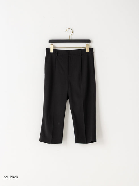 【 予約:1月中旬 】LOOSE CAPRI PANTS /M264-38179