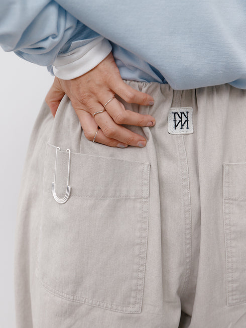 【 予約:11月中旬 】BOX TUCK PEG PANT /Y264-31124