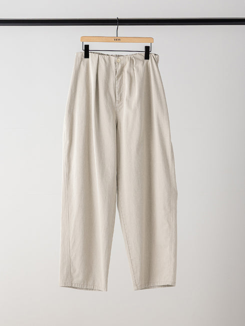 【 予約:11月中旬 】BOX TUCK PEG PANT /Y264-31124