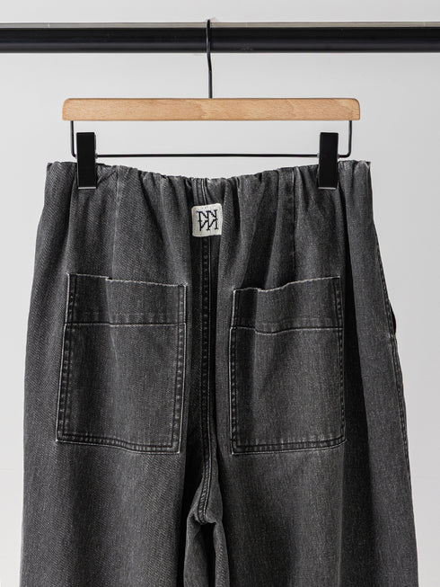 【 予約:11月中旬 】BOX TUCK PEG PANT /Y264-31124
