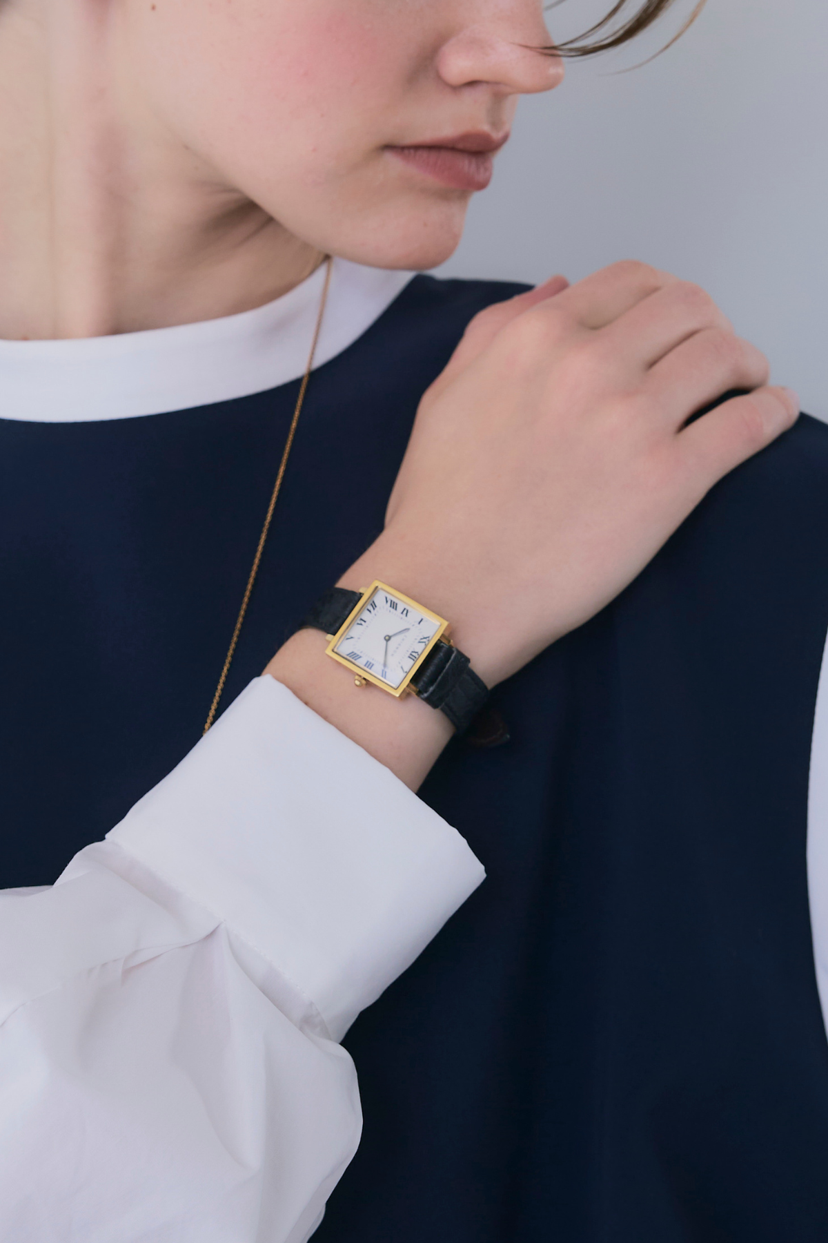 【CHIGNON 2025 】レースサイドラインパンツ　新品未使用 CHIGNON シニヨン エステルクロス マニッシュ パンツ 3854-029mk-kk